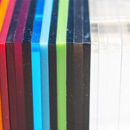 Perspex, plexiglass o policarbonato? Scopri quale scegliere e perché. | Lastre.online