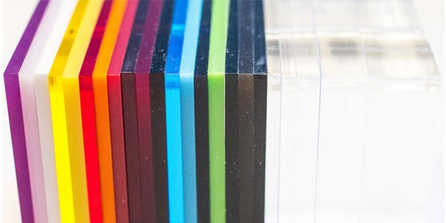 Perspex, plexiglass o policarbonato? Scopri quale scegliere e perché. | Lastre.online